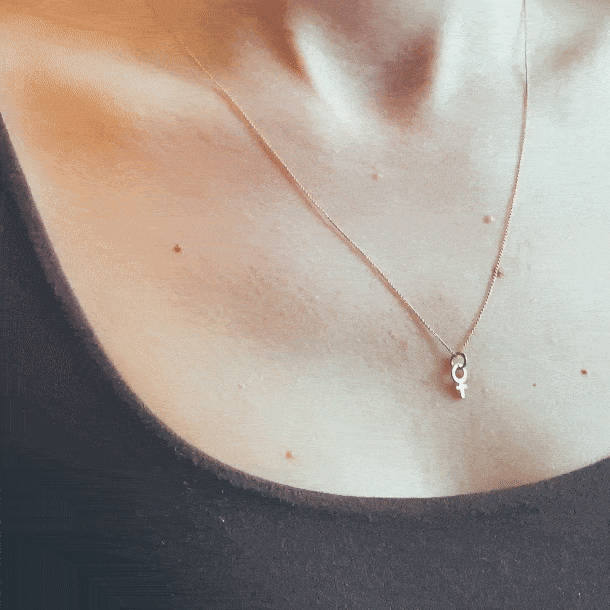 Fatima Small Pendant 18k Gold