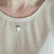 bell förebild hängsmycke