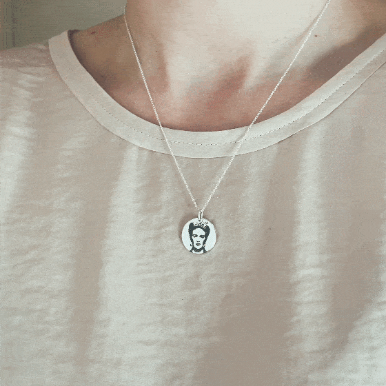 Frida förebild hängsmycke