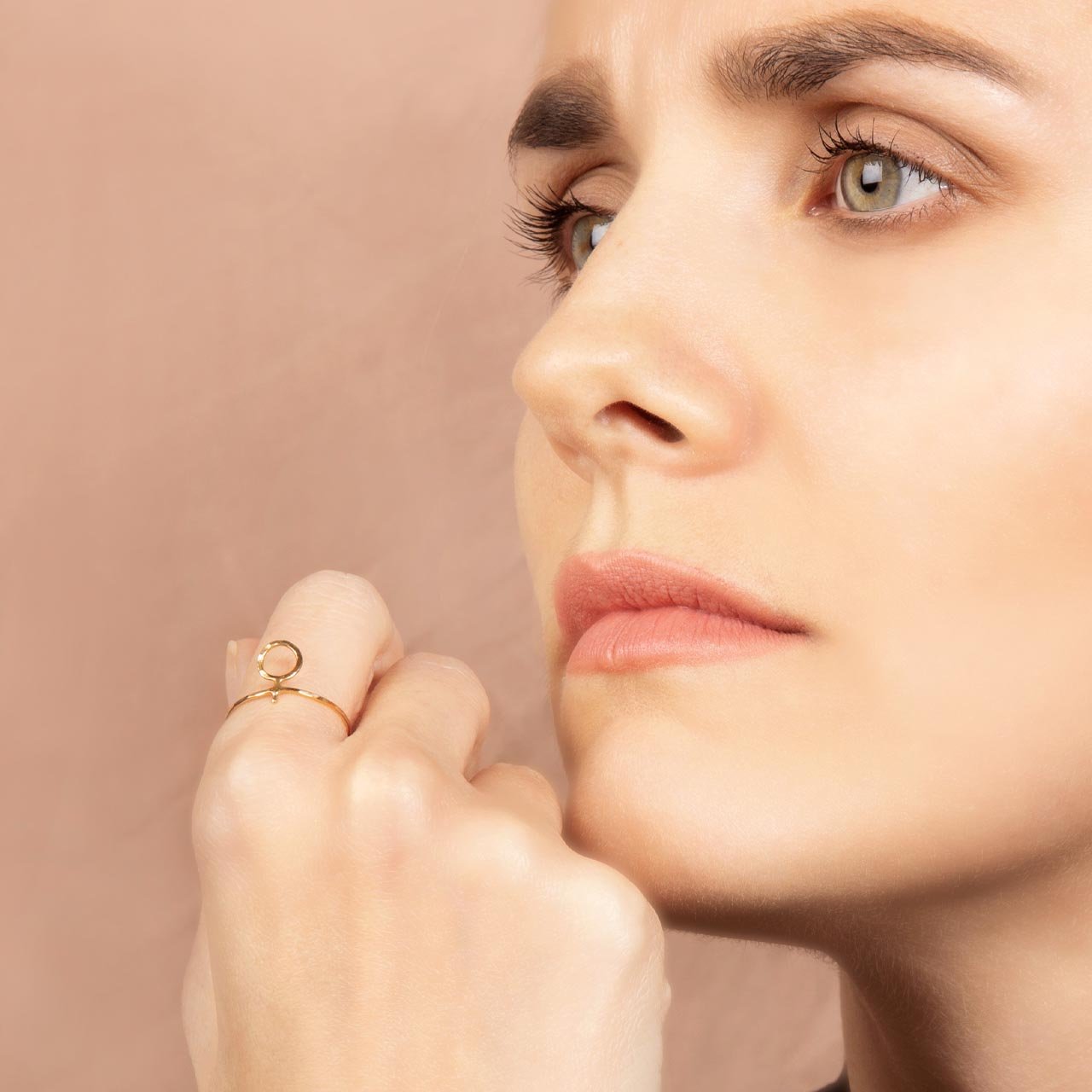 Amanda 18k Hamrad ring - Feministsmeden