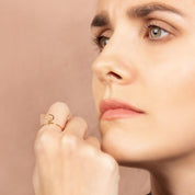 Amanda 18k Hamrad ring - Feministsmeden