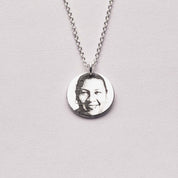 bell Förebild Hängsmycke - Feministsmeden