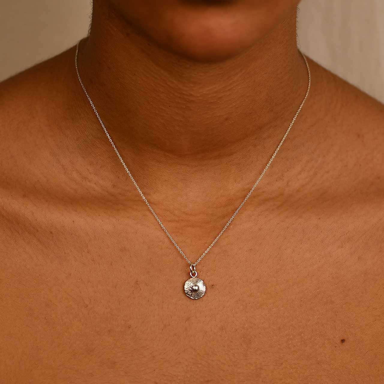 Bröstvårta Mini - Feministsmeden