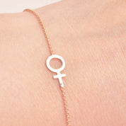 Edith Feministarmband 18k guld - Feministsmeden