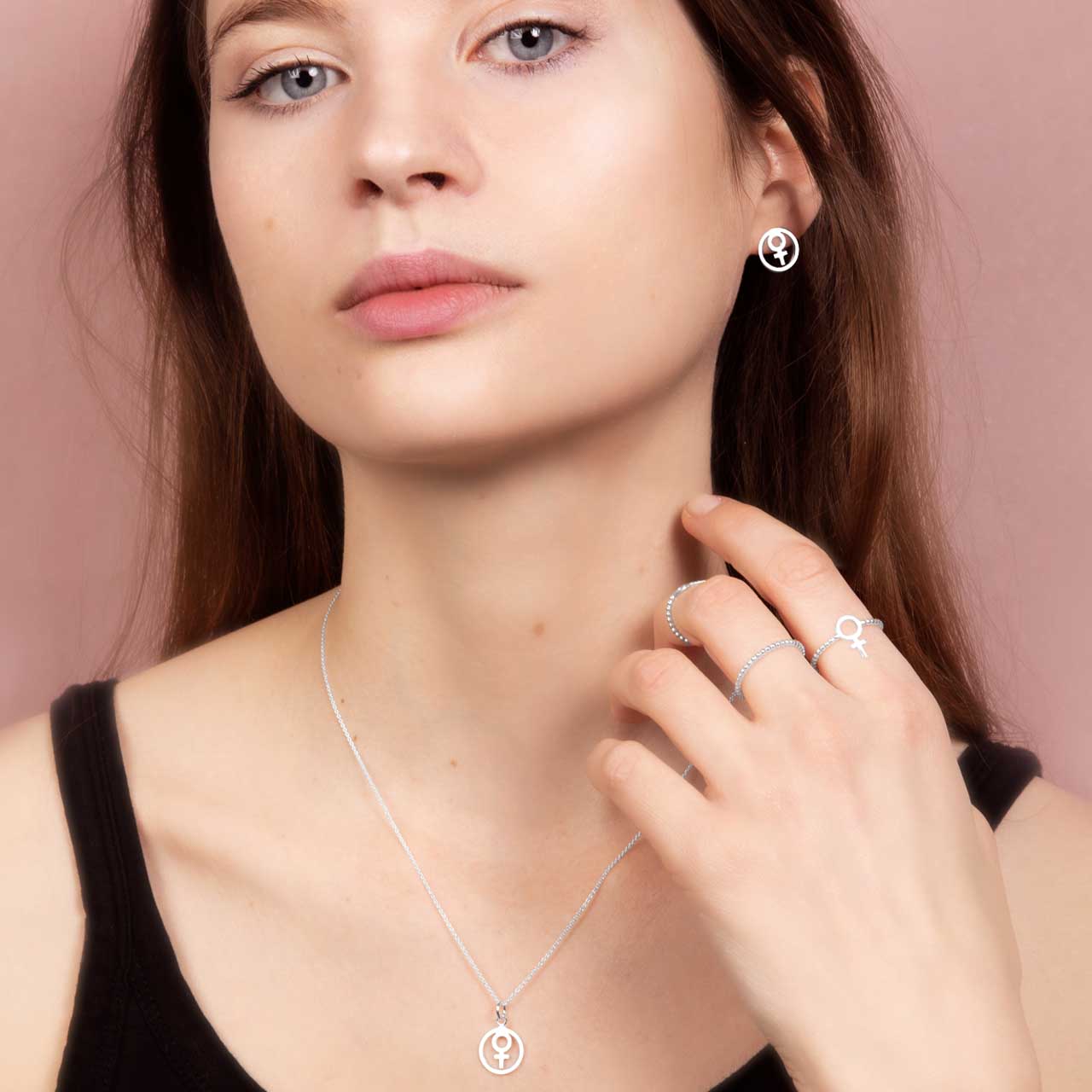 Emilia Feministörhängen - Feministsmeden