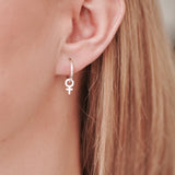 En styck kvinnotecken Mini