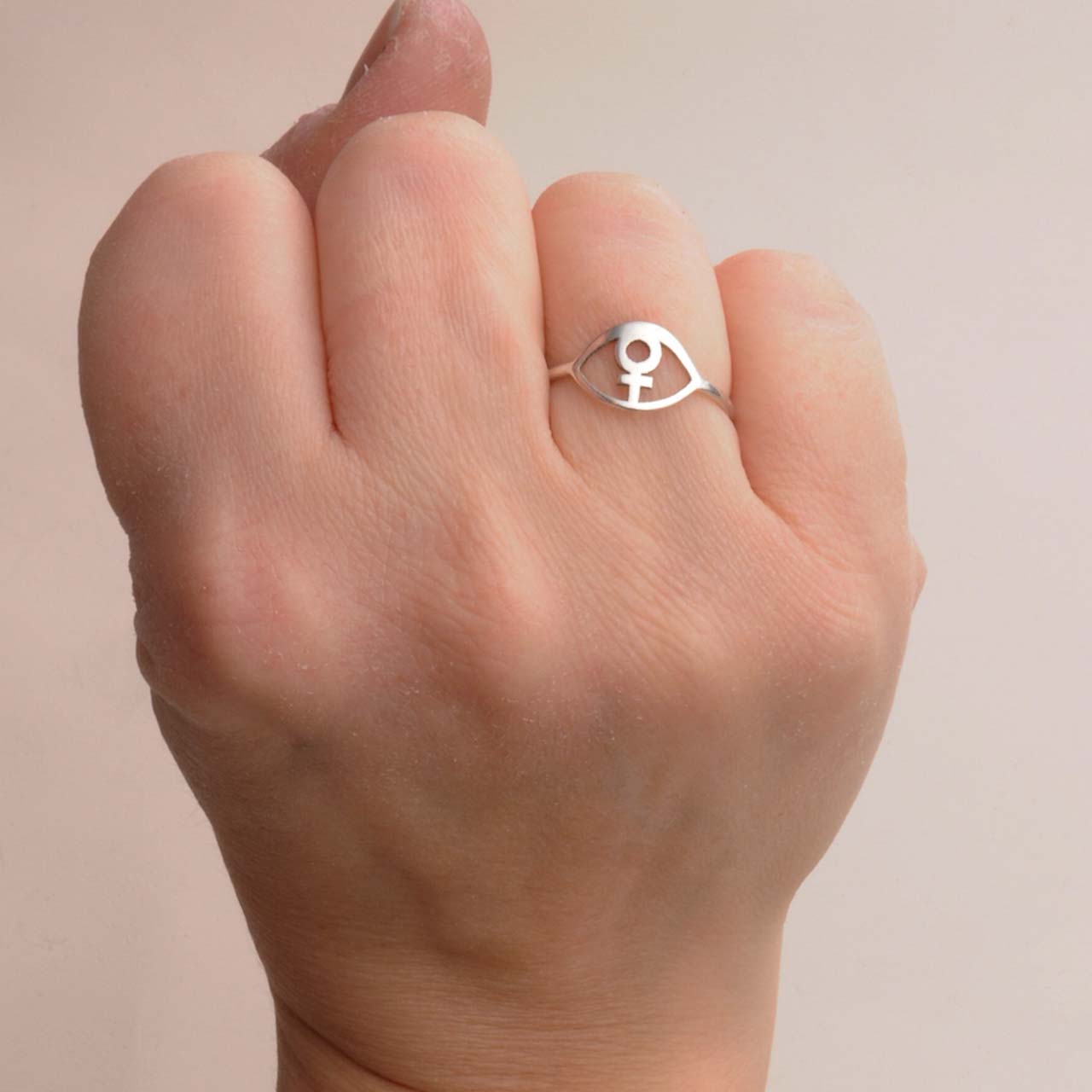 Feministöga Ring - Feministsmeden