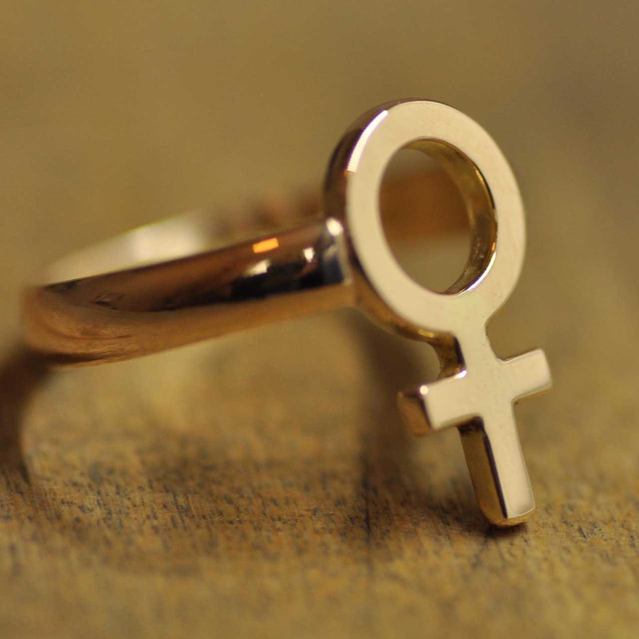 FEMINISTRING 18K - Feministsmeden