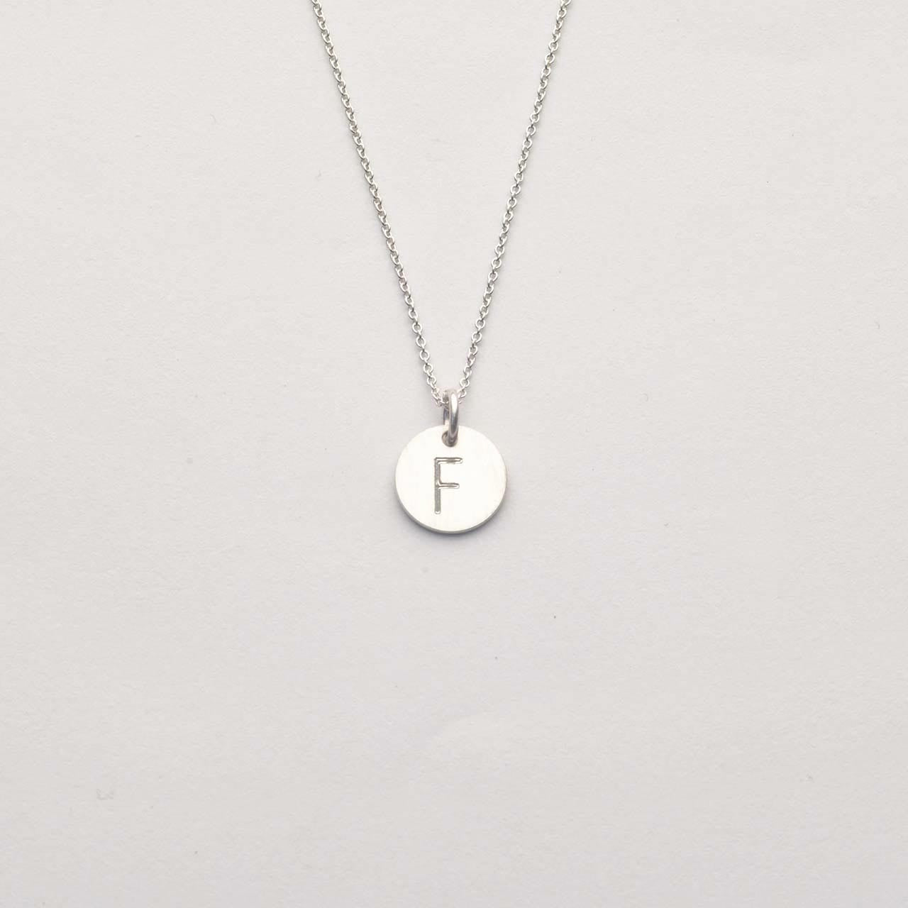 Graverat Personligt Litet Hänge - Feministsmeden