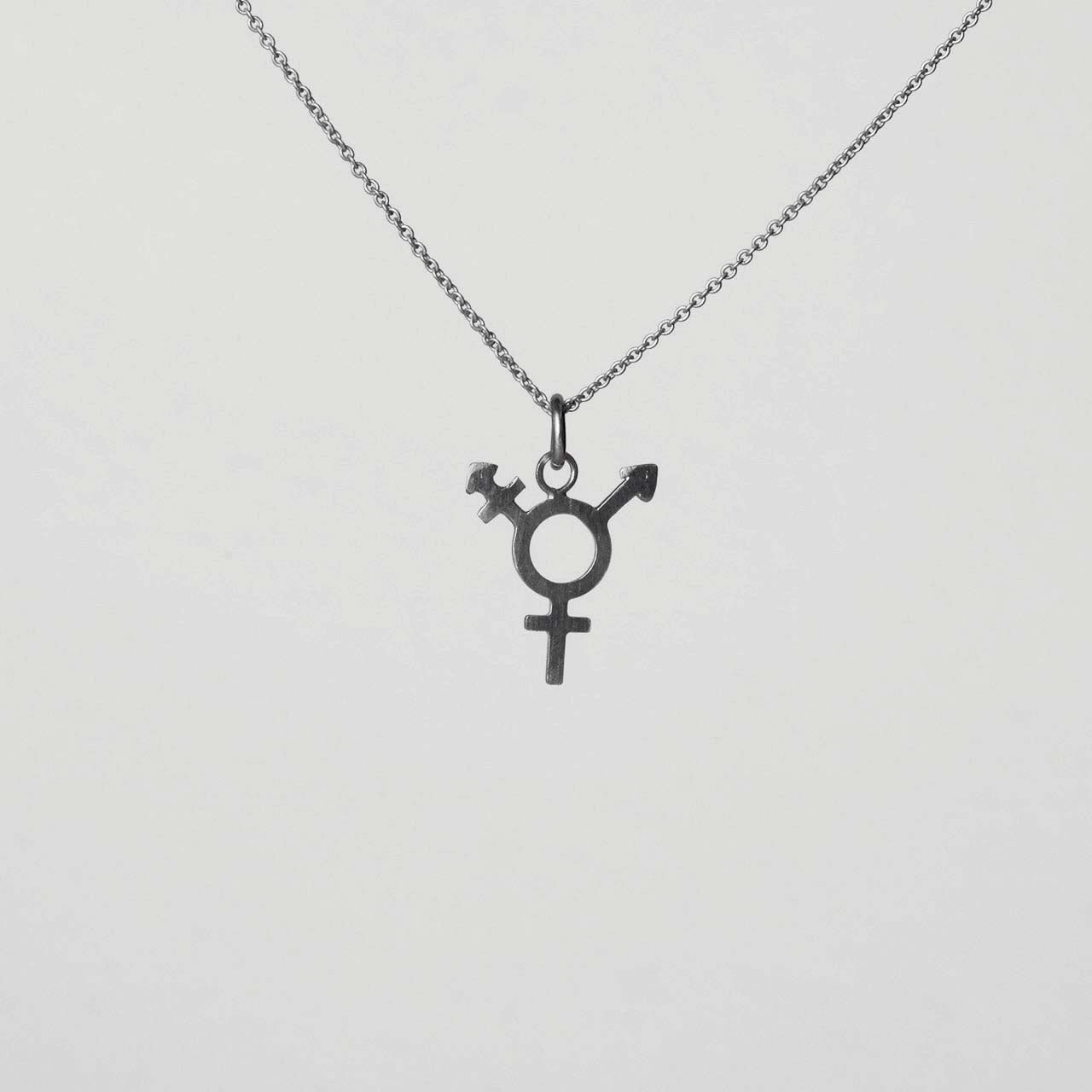 Gwendolyn Svartoxiderat Hänge - Feministsmeden