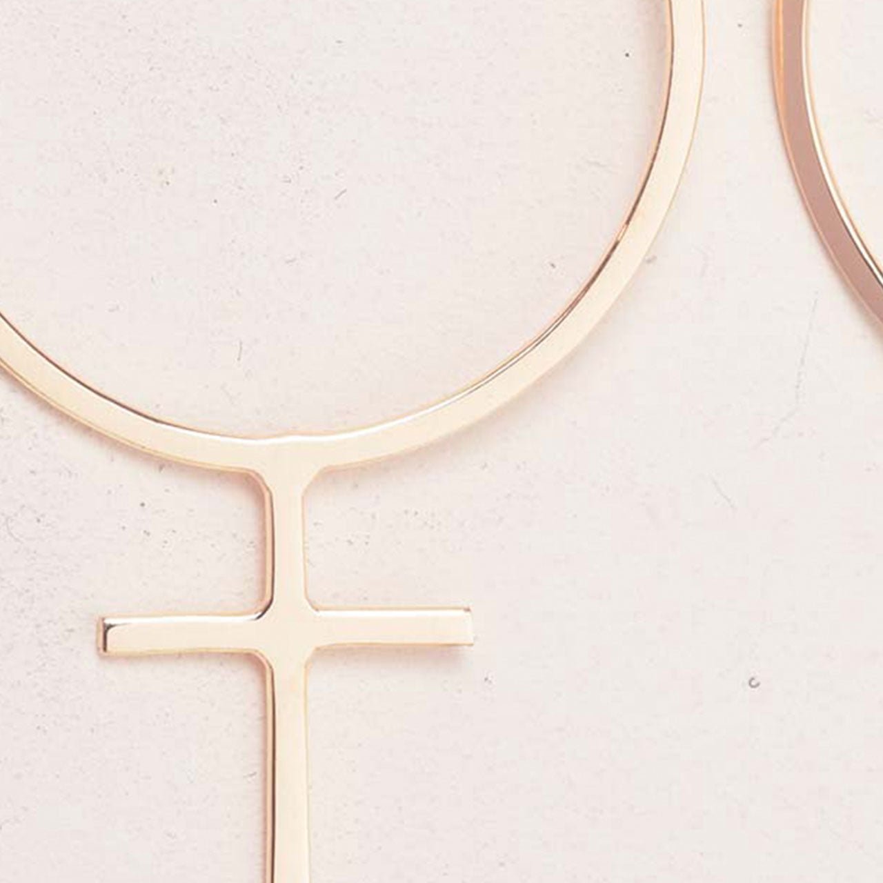 Hedvig Feministörhängen 18k guld - Feministsmeden