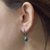 Hematit Stort Svartoxiderat Feministsmycke - Feministsmeden