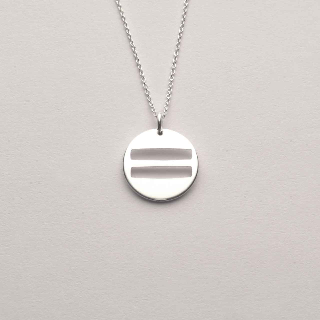 Hertha Hängsmycke - Feministsmeden