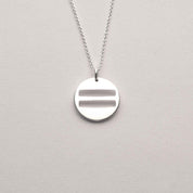 Hertha Hängsmycke - Feministsmeden