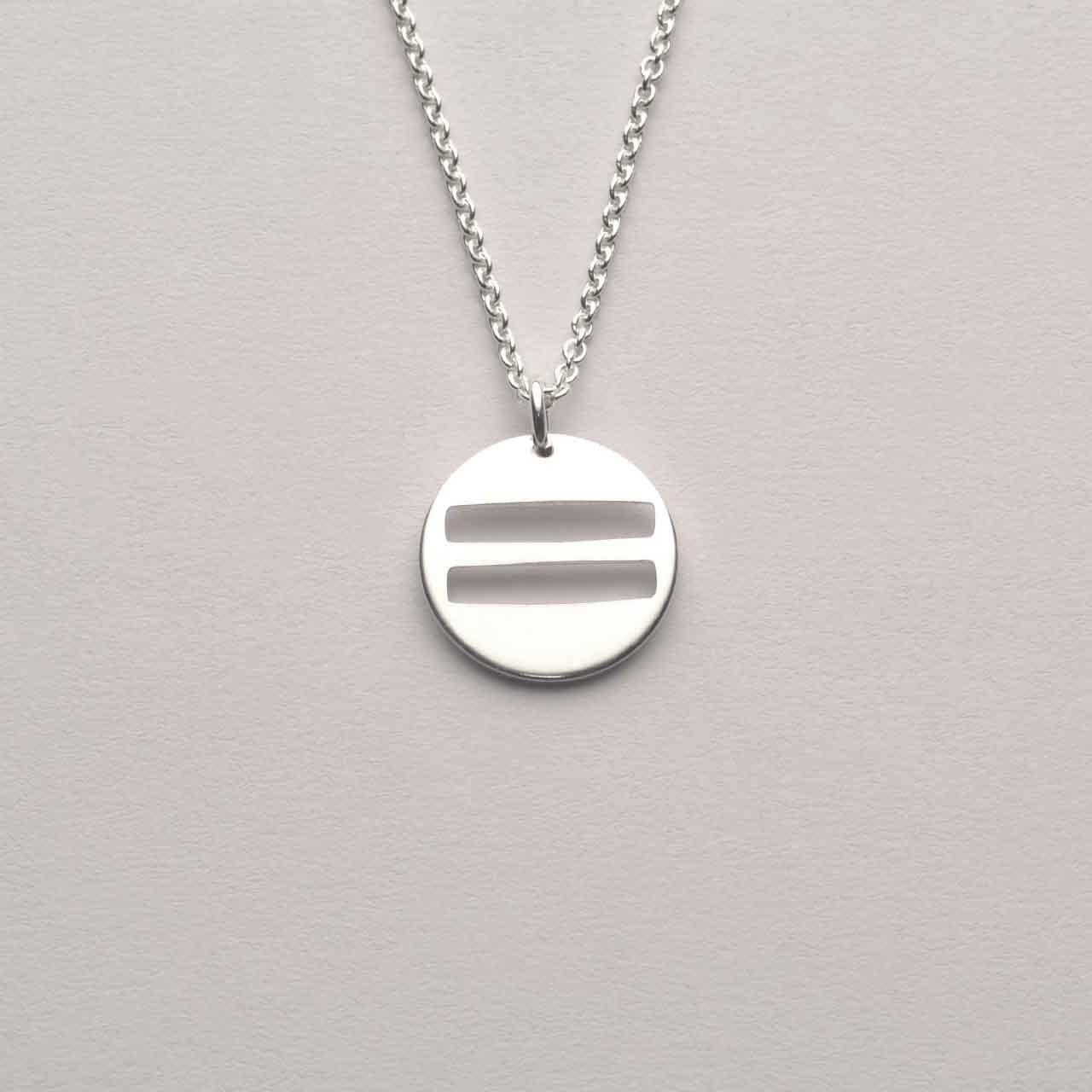 Hertha Hängsmycke - Feministsmeden