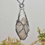 KRAFTENS RESONANS SVART - Feministsmeden