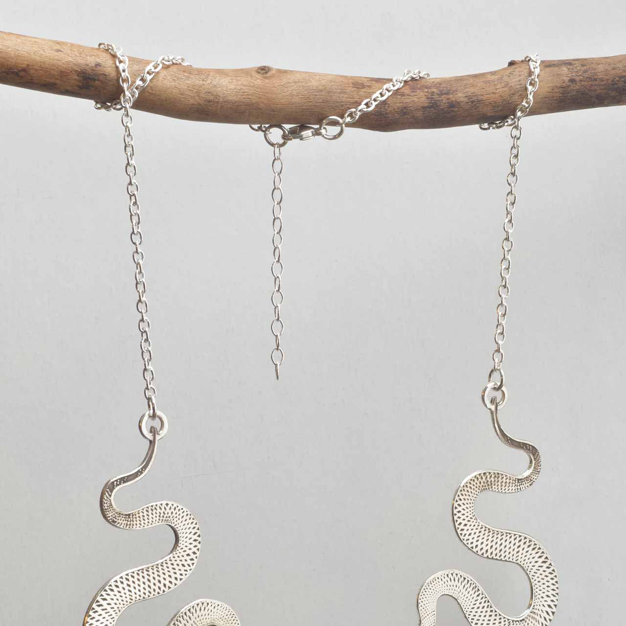 LIVETS VÄKTARE HALSBAND - Feministsmeden