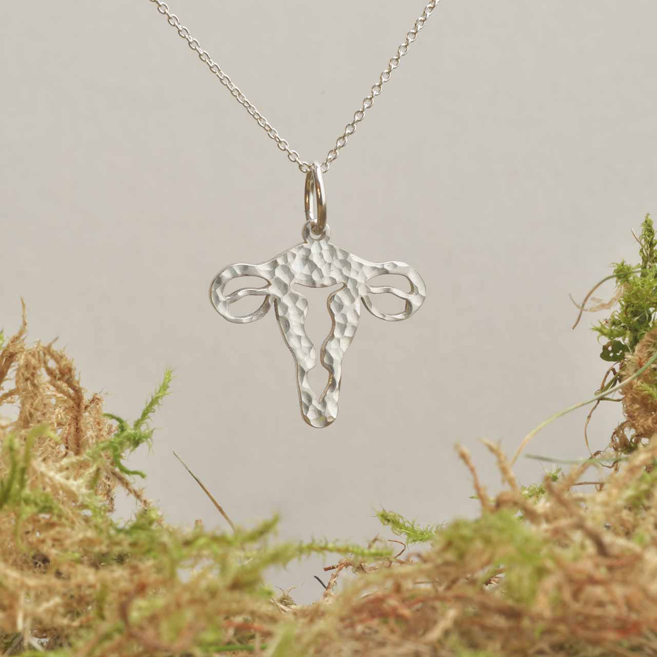 LIVMODER HÄNGSMYCKE - Feministsmeden