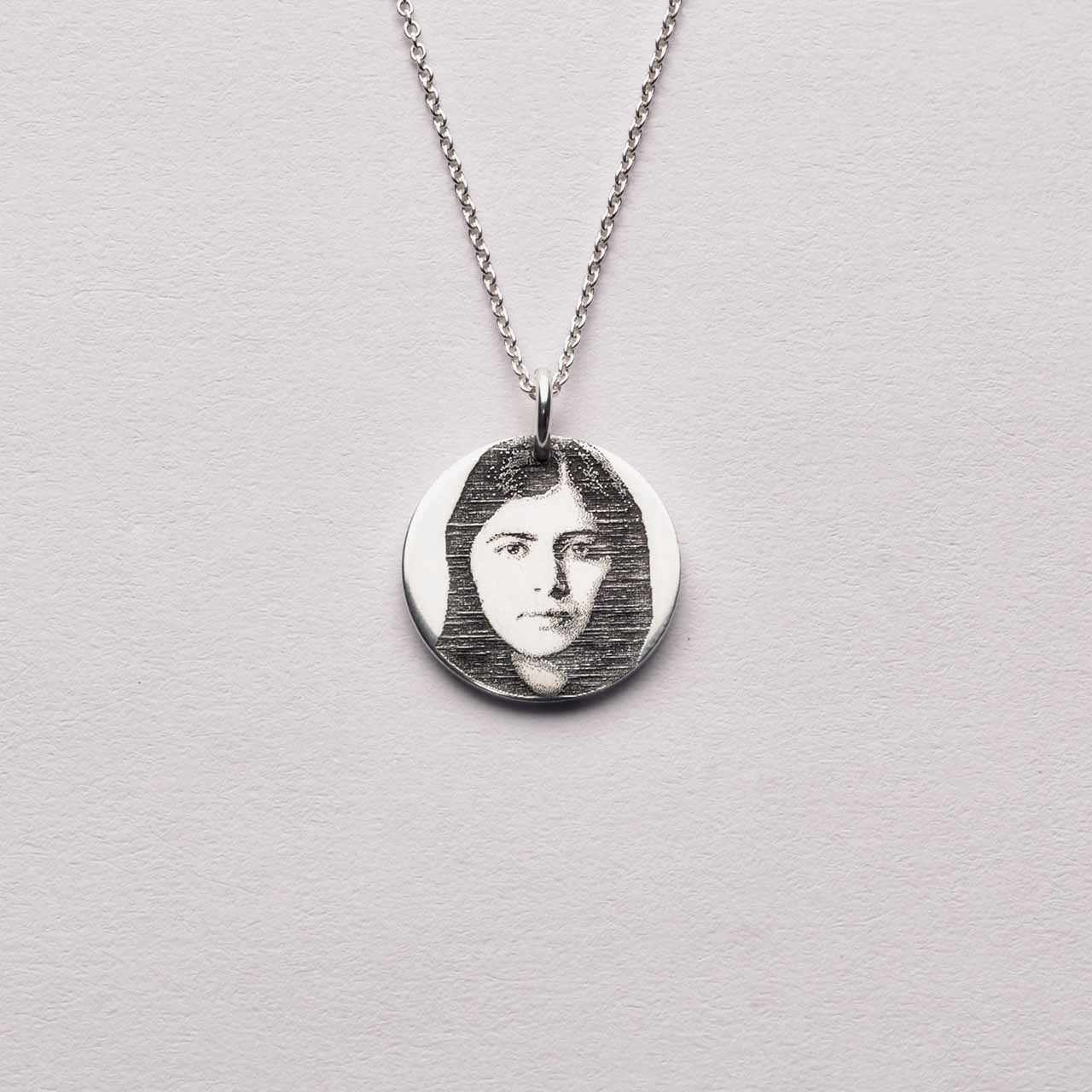 Malala Förebild Hängsmycke - Feministsmeden