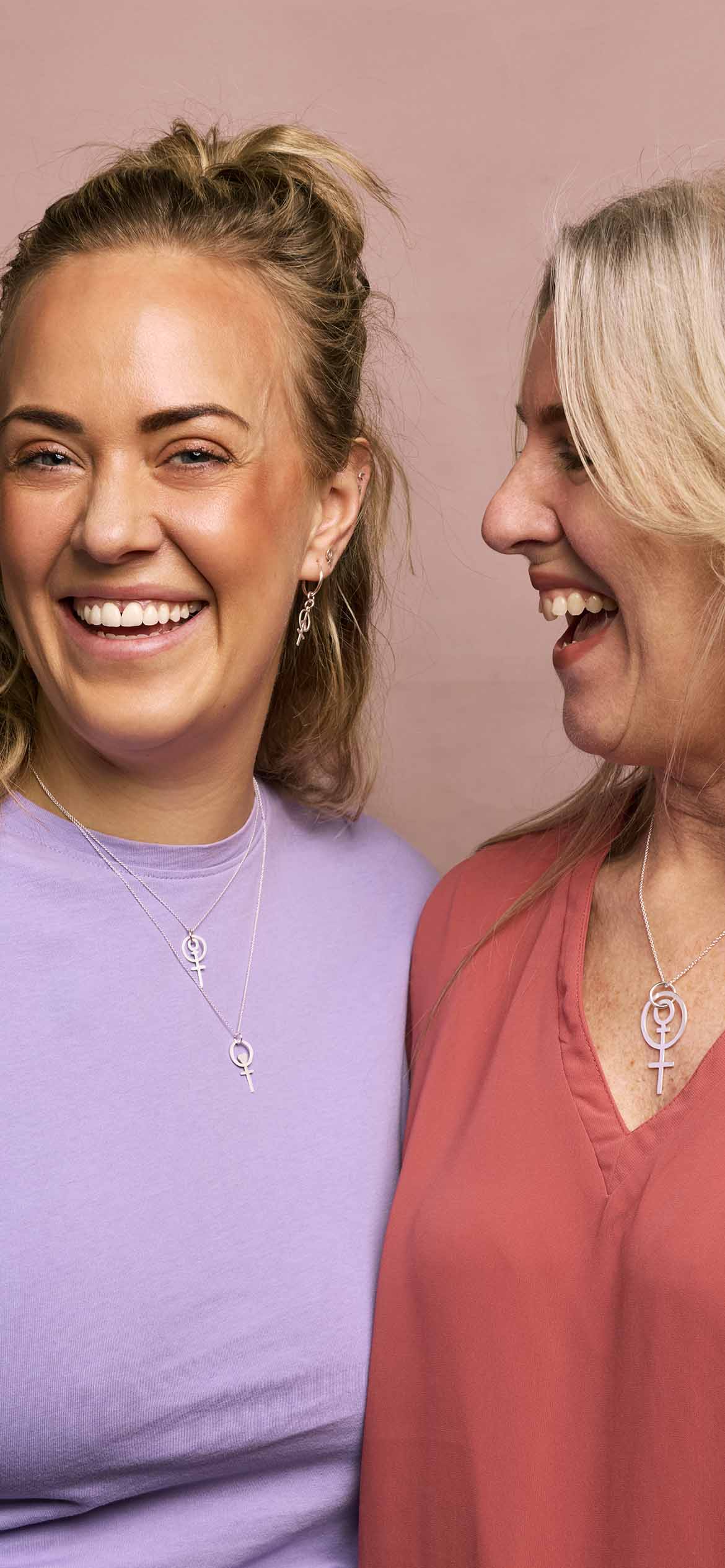 mamma-smycke-ellen-annika-alex-feministsmeden_6c0e76b7-6ece-44c0-a7c3-9b5d96c6fc88.jpg