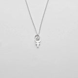 Mary Feministhänge Hamrat