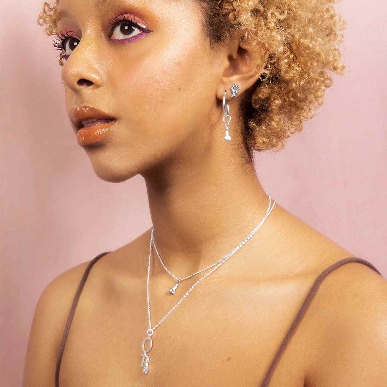 Matriarkat Feministnäve - Feministsmeden