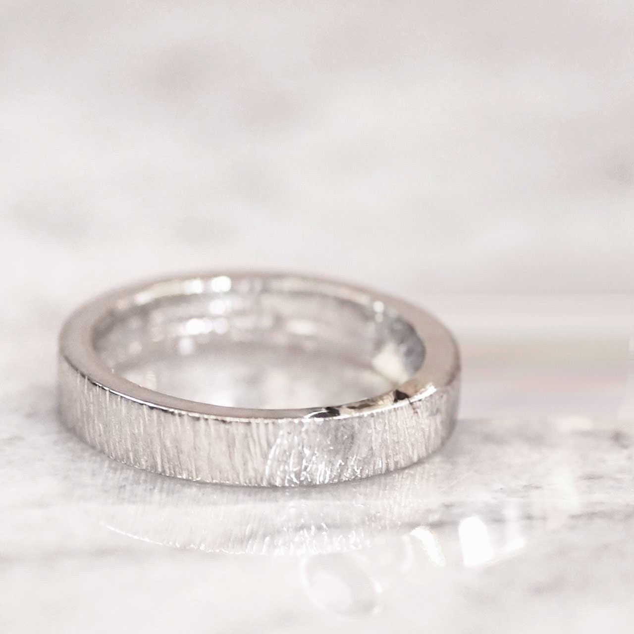 RÅKANT SILVERRING - Feministsmeden