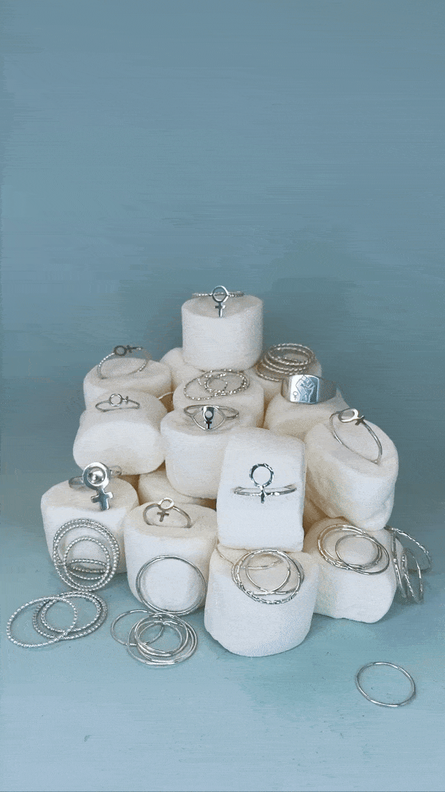ringar-produktgrupp-silver-feministsmeden.gif