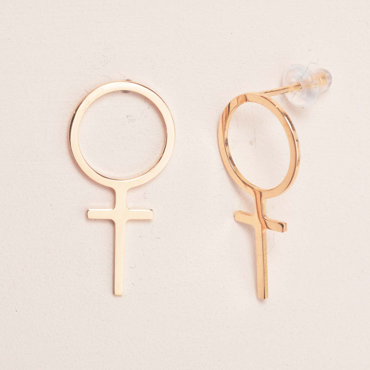 Rosa Feministörhängen 18k guld - Feministsmeden