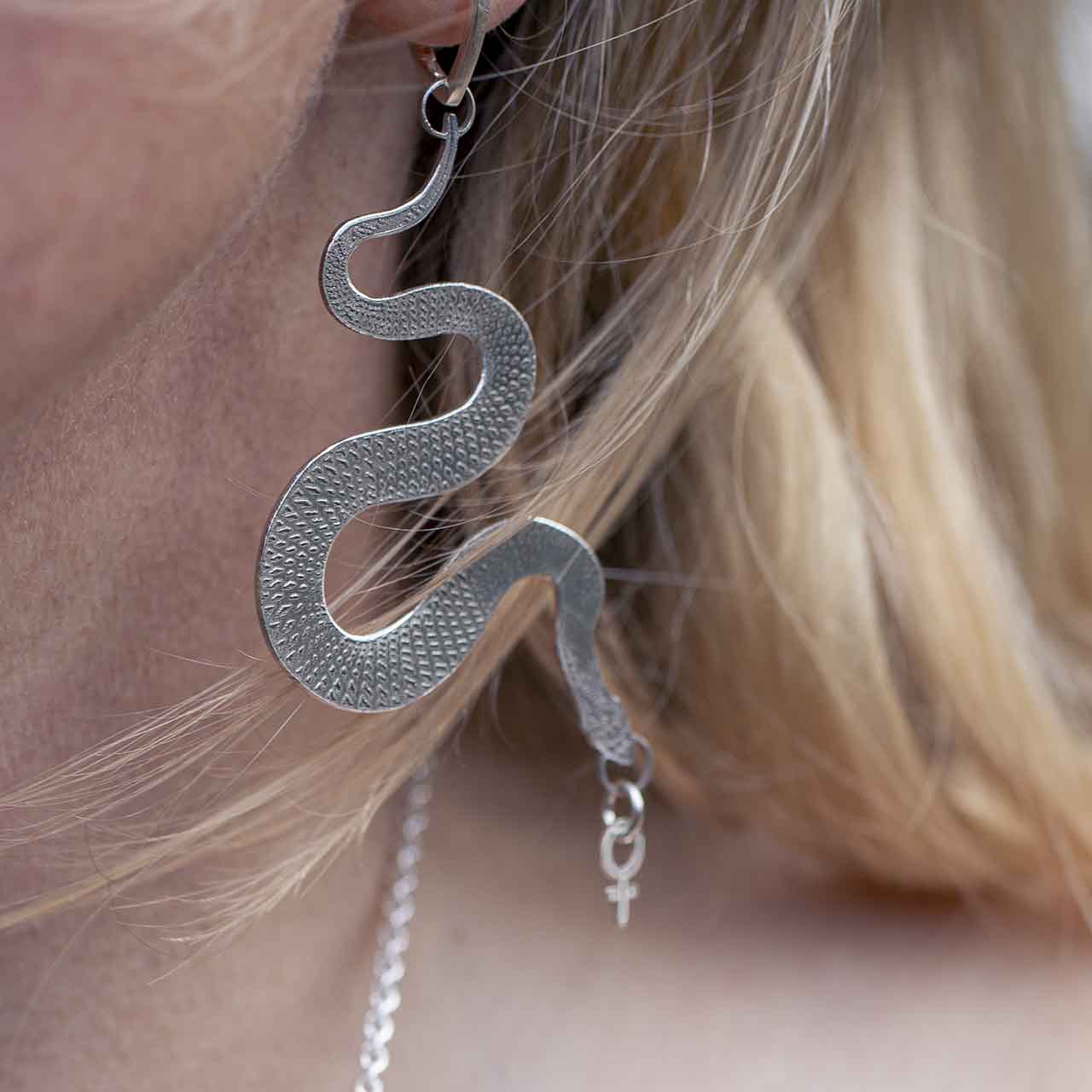 SERPENT ÖRHÄNGE MEGA - Feministsmeden