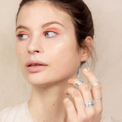 Tunna ringar i silver stacking från feministsmeden