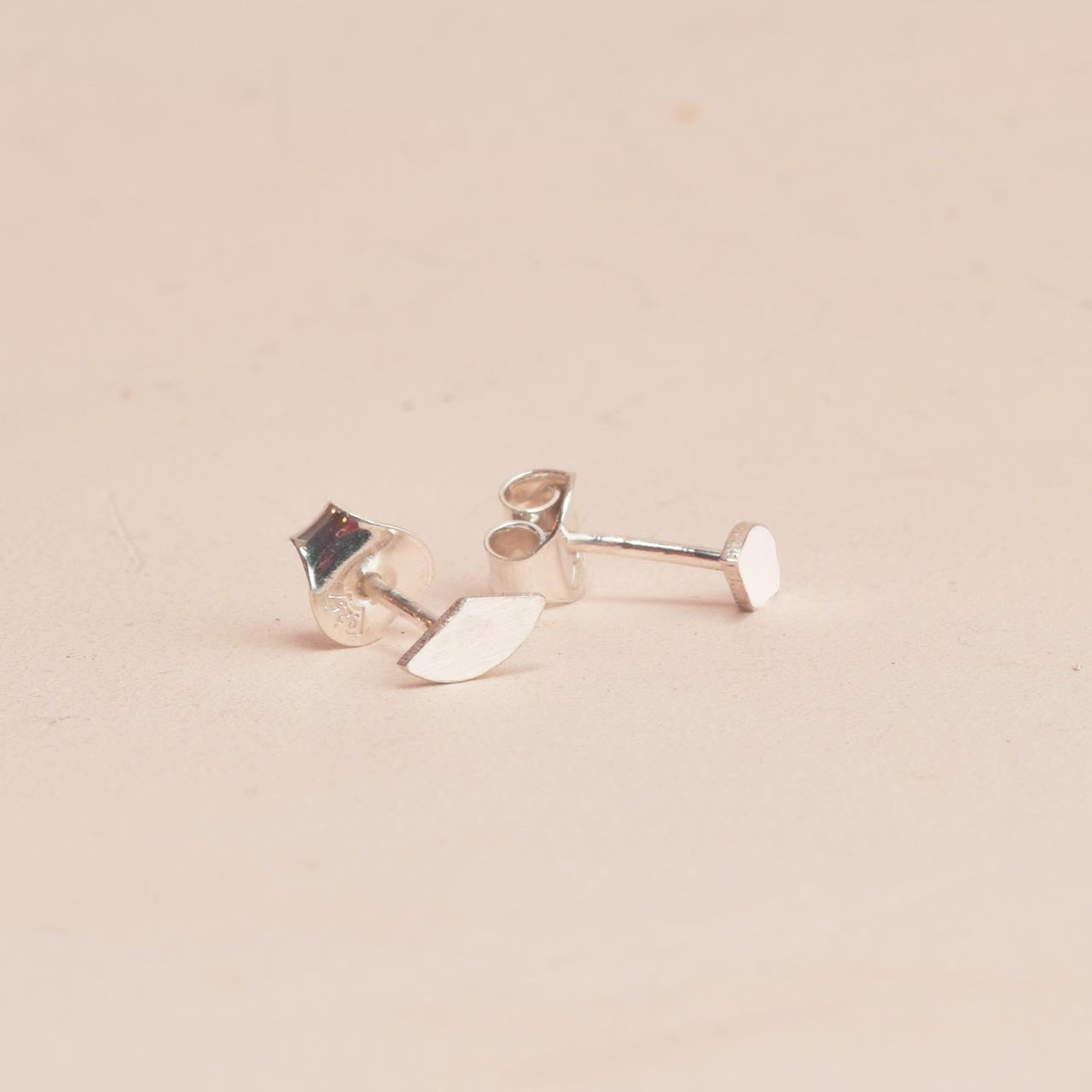 Silverskärva studs - Feministsmeden