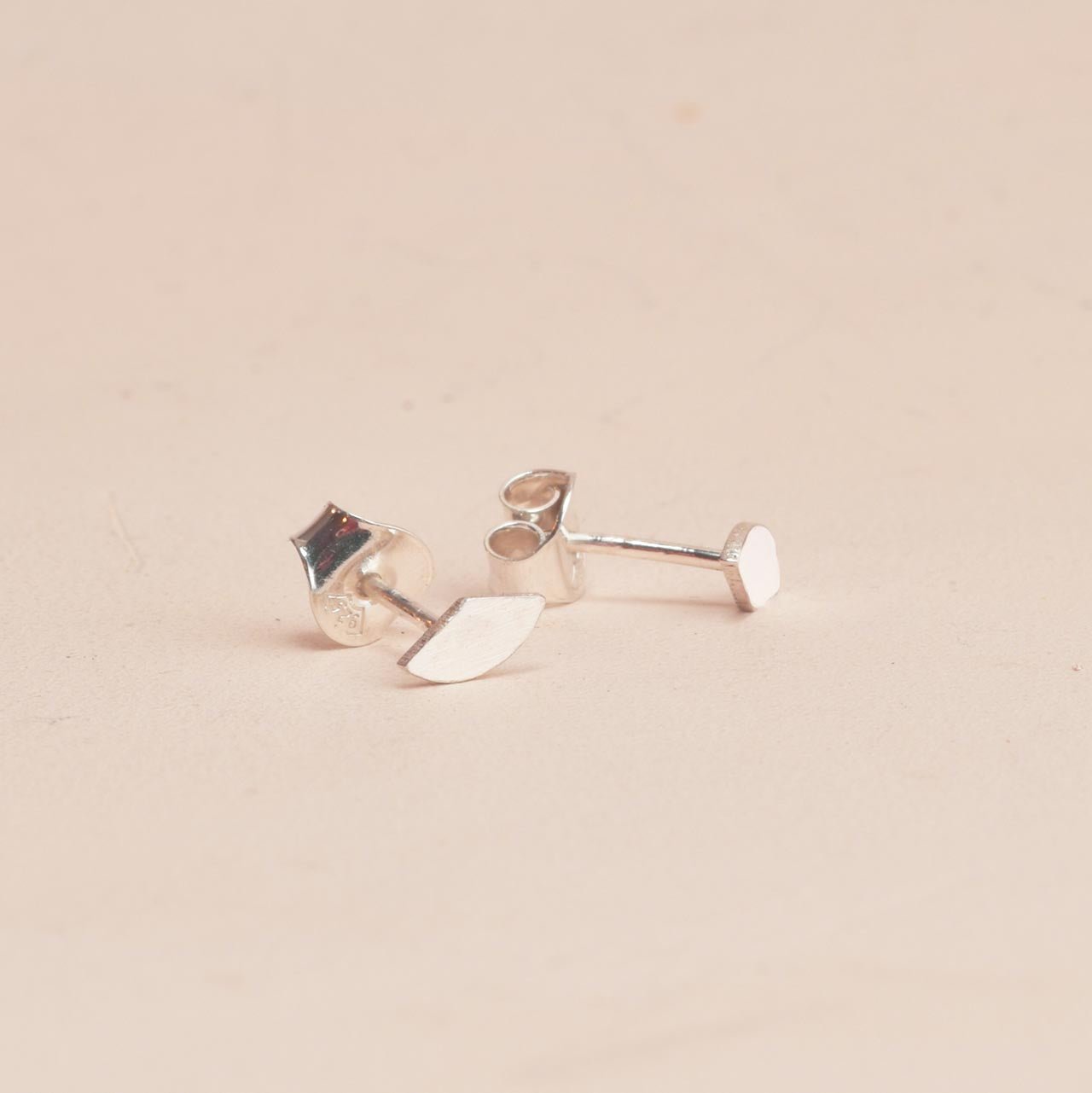 Silverskärva studs - Feministsmeden