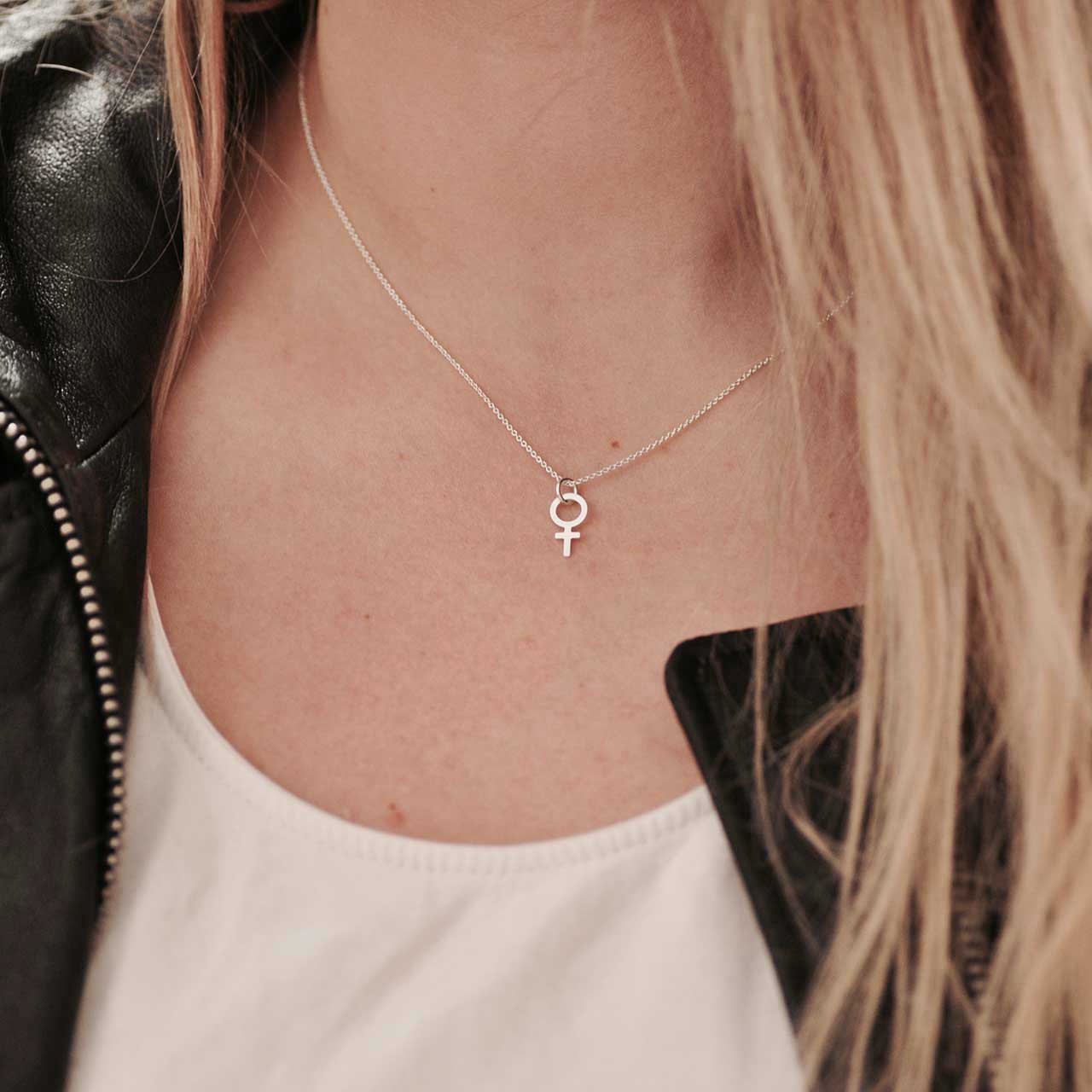 Susan B Feministhänge Blankt - Feministsmeden