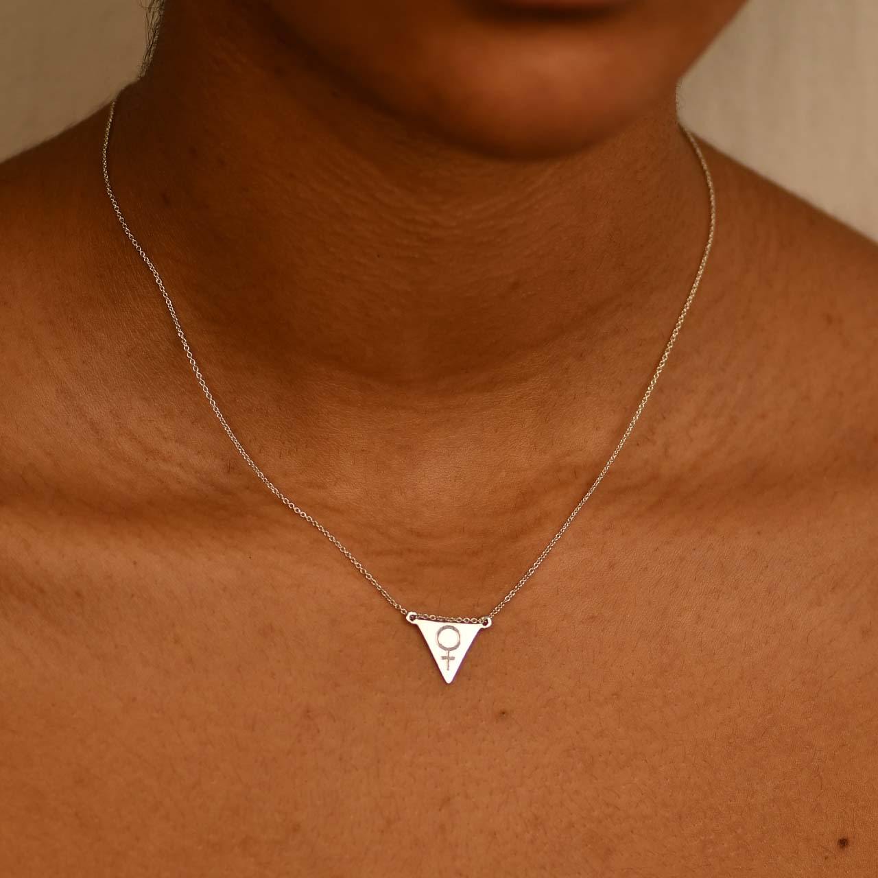 Trekant Halsband - Feministsmeden